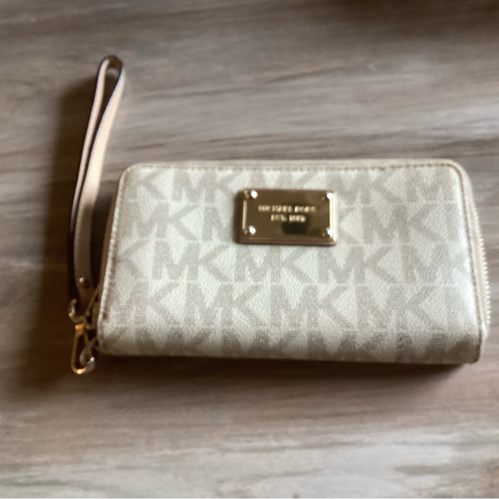 Michael Kors large logo continental wallet